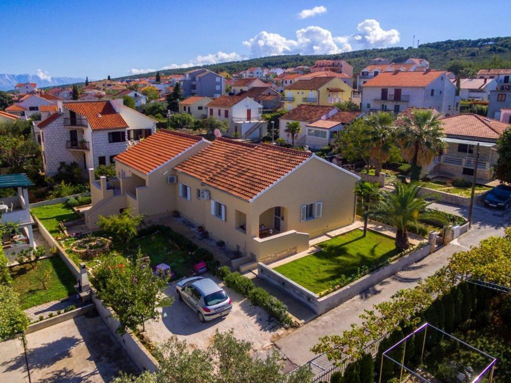 Apartments With A Parking Space Supetar, Brac - 16294 المظهر الخارجي الصورة