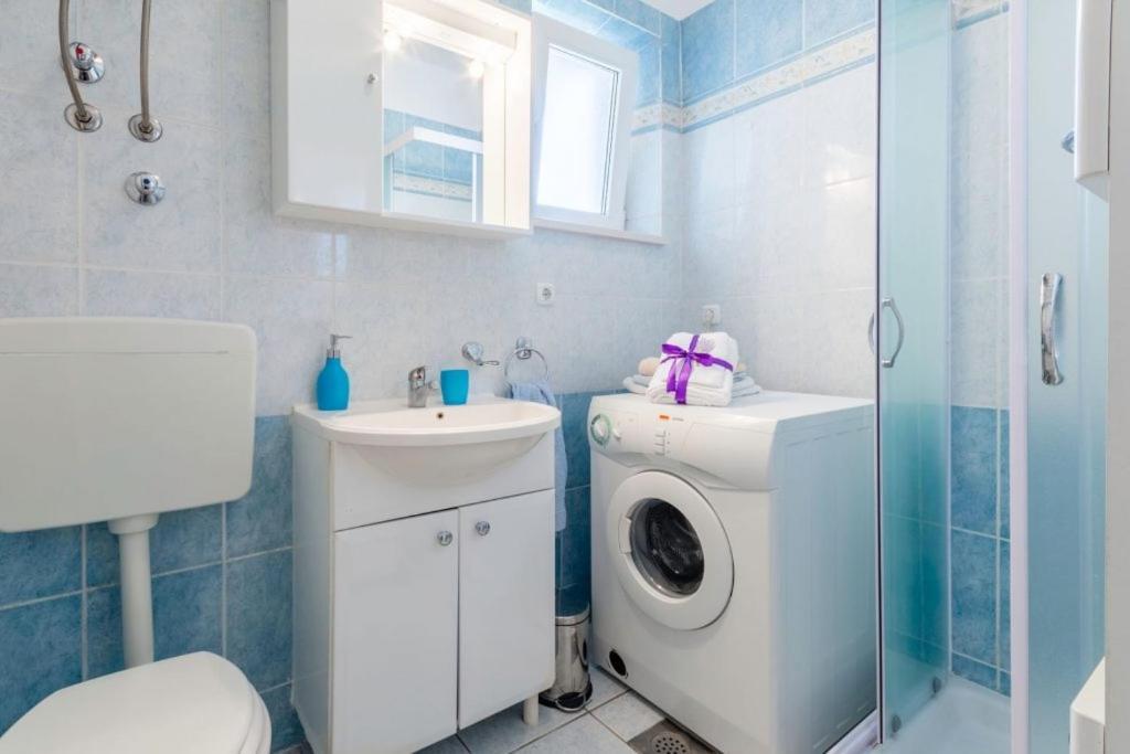 Apartments With A Parking Space Supetar, Brac - 16294 المظهر الخارجي الصورة