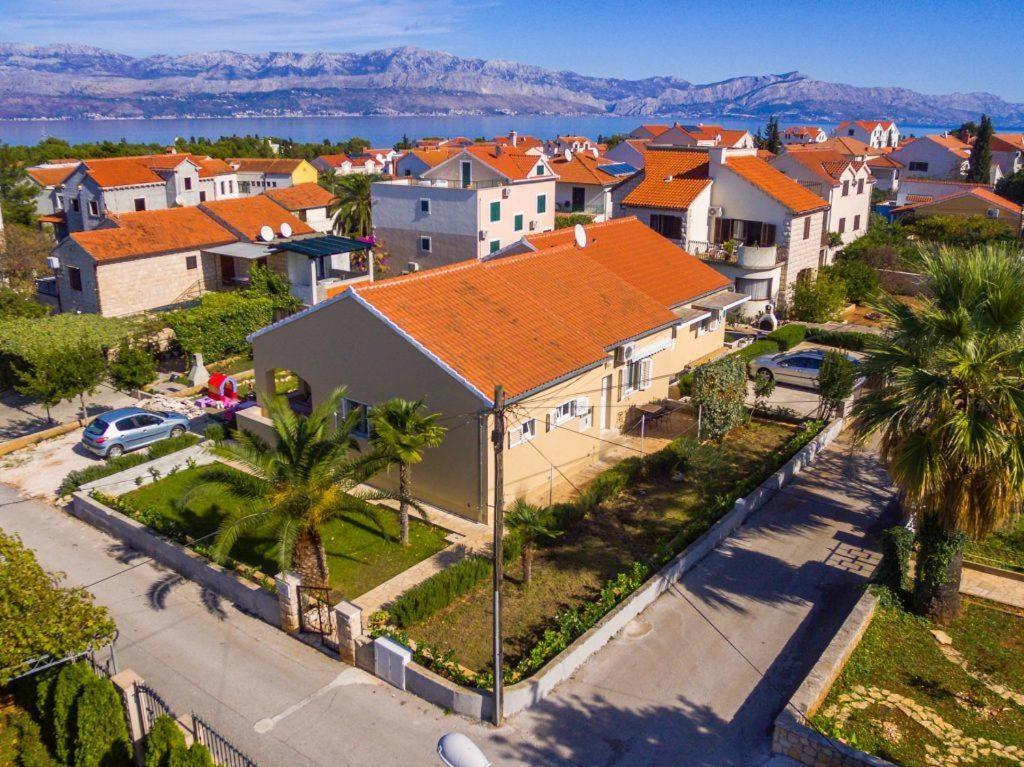 Apartments With A Parking Space Supetar, Brac - 16294 المظهر الخارجي الصورة
